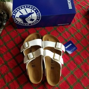 NIB Birkenstock Arizona white and gold